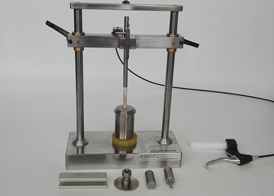 IEC60884 Fig27 Hình 42 Thiết bị kiểm tra va đập trên các chân được cung cấp với tay áo cách điện